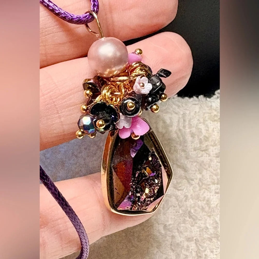 💜Elegant  PURPLE titanium resin druzy and Gold Pendant Necklace - Picture 2 of 9